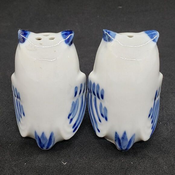 Porcelain Vintage Blue White Owl Salt and Pepper Shaker Set with Tray - Picture 8 of 11